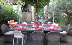 Maison D'Hotes Brameloup Jardin Ovale